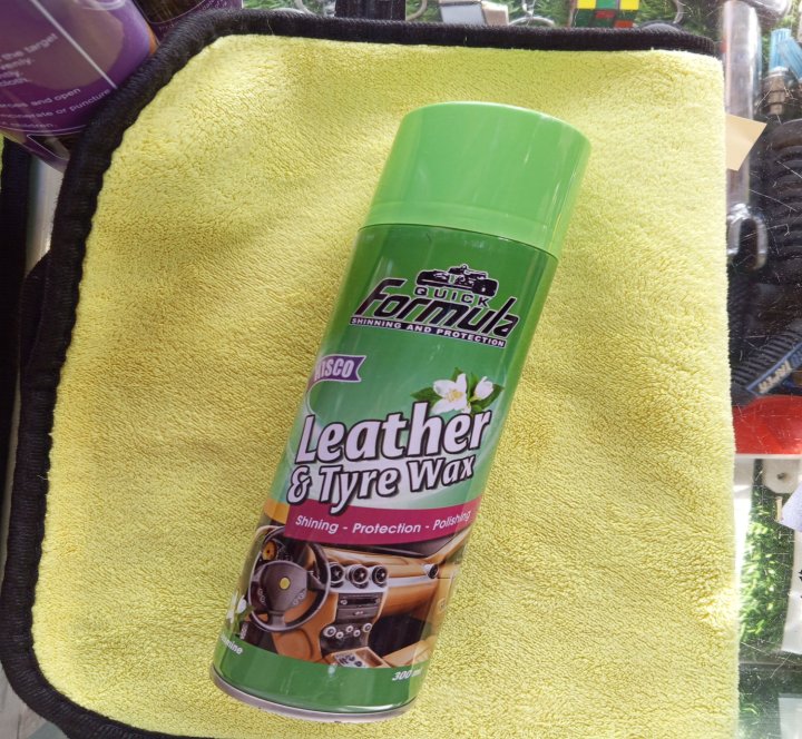 FORMULA HISCO + micro fiber cloth 
Leather & Tyre Wax Lemon (Multi-Surface Polish) Shining | Protection | Polishing